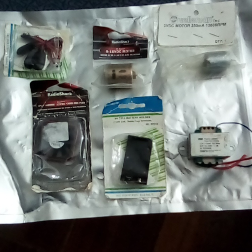 🤩💲2 For 15 Assorted Radio Shack parts for making miscellaneous items.